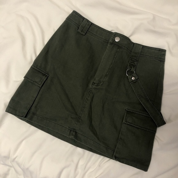 NWOT Forever 21 Cargo Skirt - Picture 2 of 4